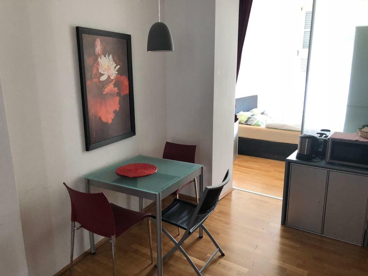 Ferienwohnung Mitten In Висбаден Экстерьер фото